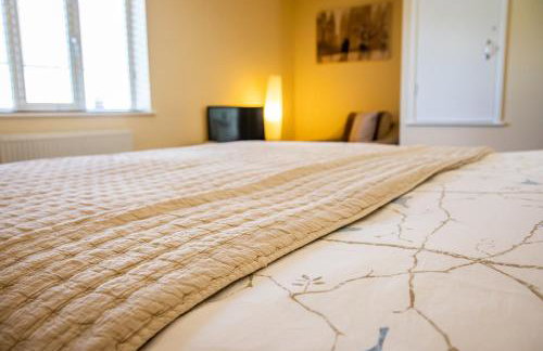 Buxton centre cosy cottage with free secure parking - Foto 13