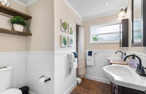 Tropical Oasis Located Near Lake With Pool and Hot Tub - Foto 47