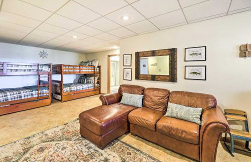 Hot Tub and Shared Dock Lakefront Grove House - Foto 20