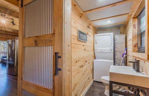 Cozy Cabin Retreat w/ Hot Tub & Nature Views - Foto 38