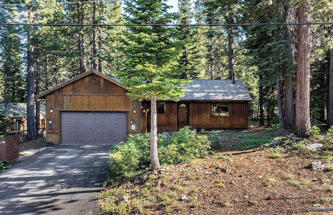 Whiskey Springs by Avantstay Classic Cabin Near Tahoe Donner Ski Area! - Foto 34