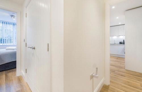 Stylish 2BR 2BA Flat in Gravesend Sleeps 4 - Foto 17