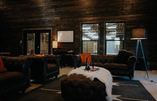 Luxe Nordic Barndominium Retreat at Black Pine - Foto 25