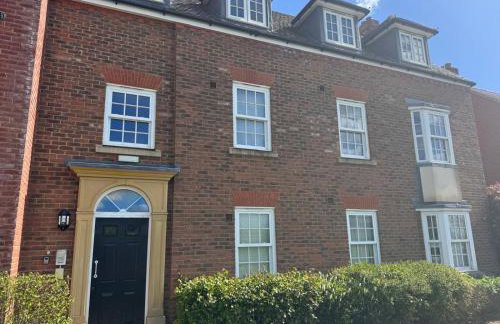 Spacious 2 Bedroom Apartment in Bedford, Near Milton Keynes & Local Business Parks - Foto 2