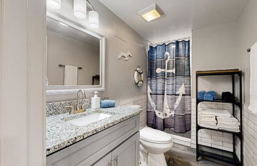 Waterfront Fun! Group Getaway on Lake Marie - Foto 11