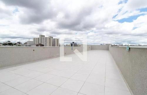 Apto novo com Ar Condicionado bem localizado - Foto 2