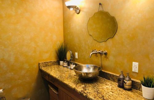 UPDATED Amazing Bi -Level Condo minutes from water views of New York City - Foto 22