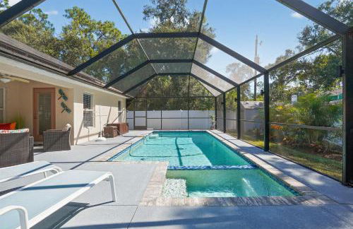 Spacious 4BR Retreat with Heated Pool & Spa home - Foto 44