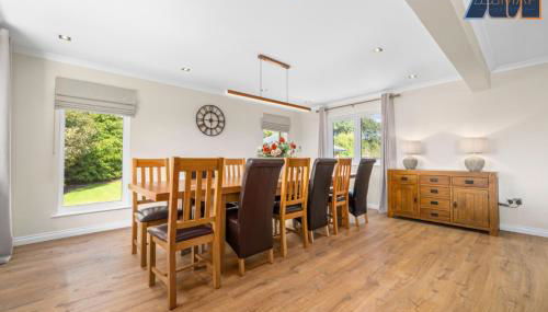 Large Family Home with Hot Tub or Jacuzzi, Log Burner - Foto 5