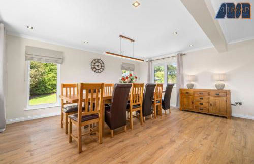 Large Family Home with Hot Tub or Jacuzzi, Log Burner - Foto 5