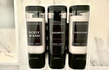 Golden Glow Style - Comfort & Central - Buckhead with Free Parking - Foto 19