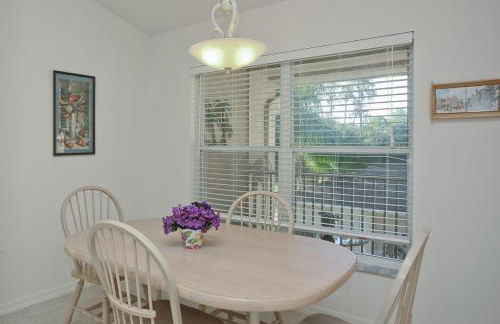 Golf course views - 2BR, 2nd floor condo - Heritage Oaks - Foto 12