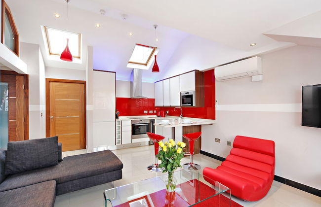 Baker Street Suites - Photo 69