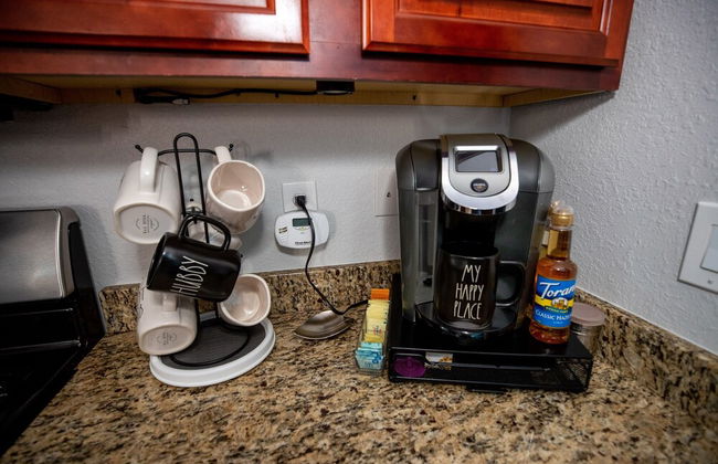 Gorgeous Urban Oasis W/hot Tub, Heated Pool And Private Movie Theater 3 Bedroom Home by RedAwning - Foto 17