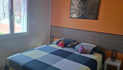 Gîte myosotis Piscine Privée 4 Chambres - Foto 3