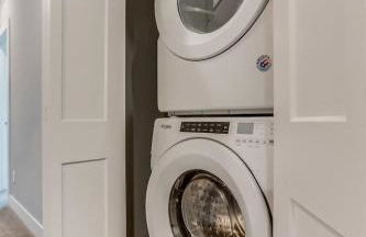 Modern And Spacious Townhouse Blocks from Downtown - Foto 24