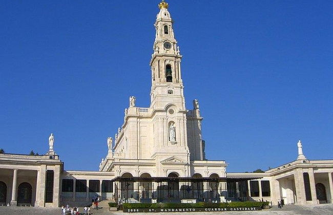 Fátima Batalha Nazaré and Óbidos Full Day Tour from Lisbon - Photo 1