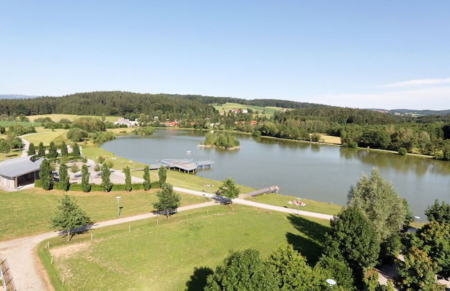 Wooden Chalet With Terrace Near a Swimming Lake - Foto 13