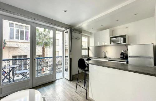 Superbe appartement avec terrasse centre-ville et plage à 5 min - Photo 2