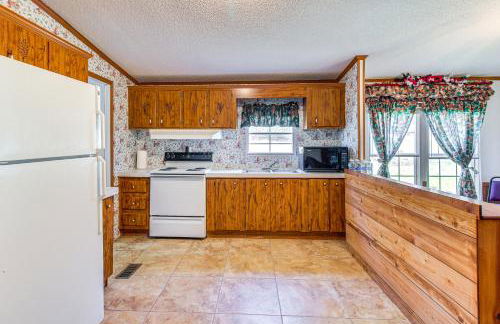 Valley View Lodge Rural Home in Bridgeport! - Foto 9