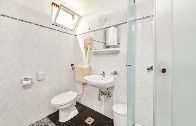 Apartments Astra - Photo 10