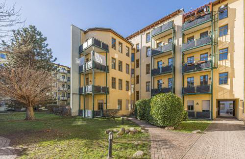 LeHaStays - Apartment Buckau 15 I 2 Zimmer I voll ausgestattete Küche I Balkon I Smart TV - Photo 3