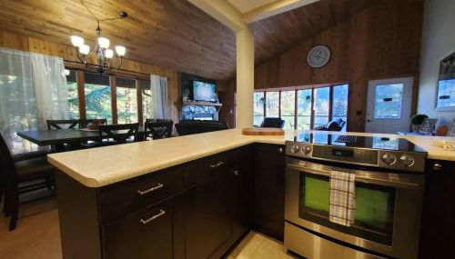 Updated Duplex with Mountain & Filtered Water View - Foto 3