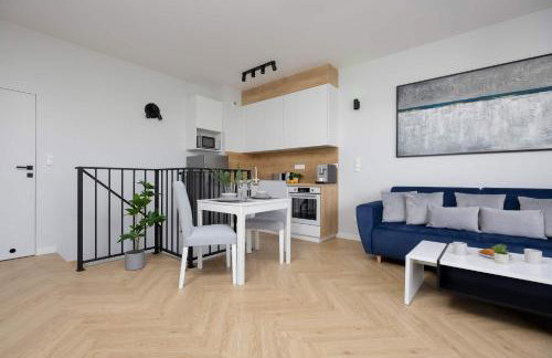 Modern Apartment by the Lake with Parking & Sauna in Zegrze by Noclegi Renters - Foto 11