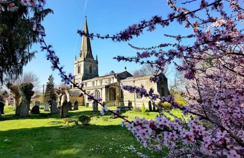 Lovely 2 Bed Victorian Cottage, Denford NN14 - Photo 27