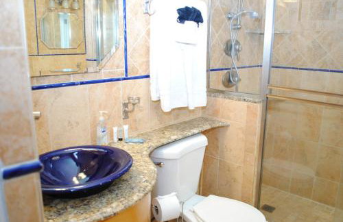 5 BR House 4 Minutes from the Beach - Foto 19