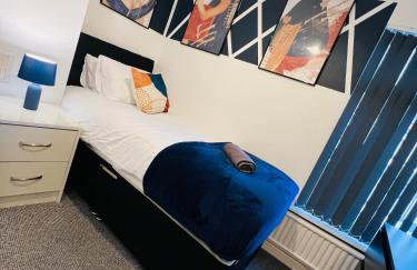 4bedroom Sleeps6 Business ContractorsDiscounts free WiFi - Photo 8