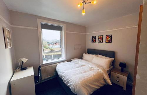 The Castleton Haven - 3 Bed Semi near M62 & M60 Motorways and Easy access to Manchester City Centre - Netflix and free high speed WIFI - Foto 26