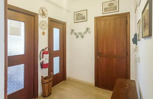 2 Bedroom Beautiful Apartment In Marina Di Campo - Photo 20