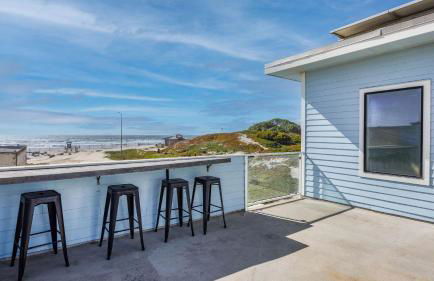 Oceanfront 2BR Rooftop Deck Beach Access Strand Way B - Photo 25