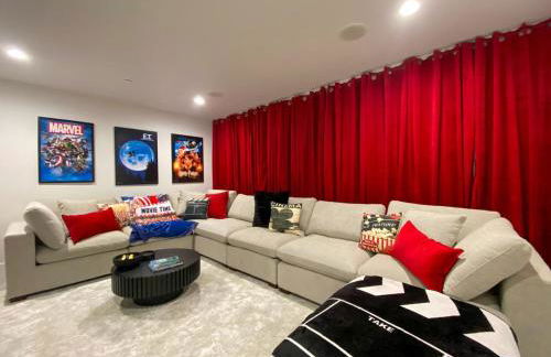 Luxe Port Lookout with waterfront, theater, games - Foto 23