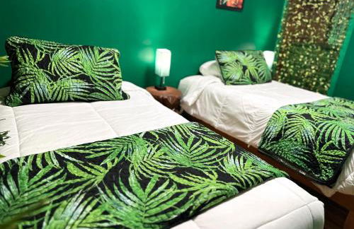 Kikis Tikis! Fun Themed Home - Foto 19