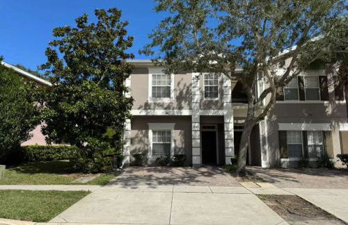 2335 Amazing 5BD Family Townhome Close to Disney - Foto 4