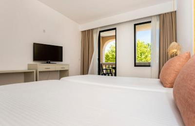 Apartamentos s'Olivera - Photo 42