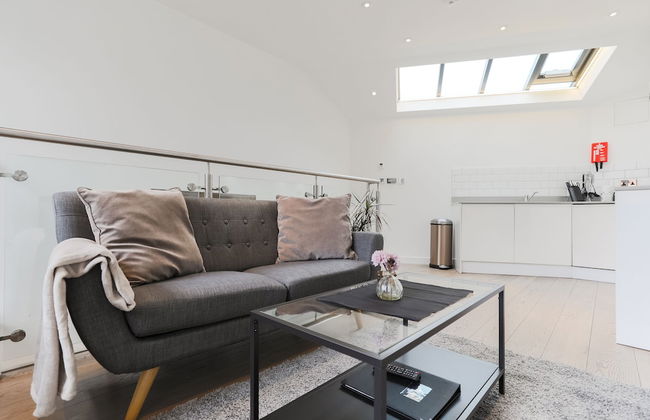 Trafalgar Square by Excel Apartments - Photo 24