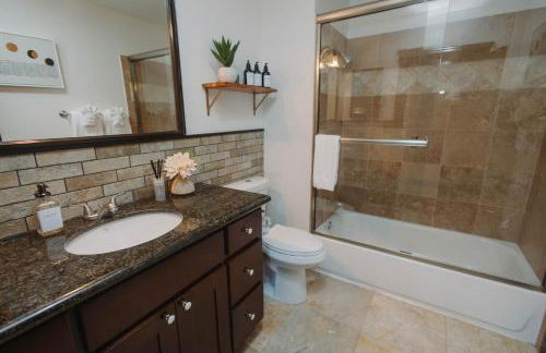 Balboa 6BR Mansion with Hot Tub and Game Room - Foto 48