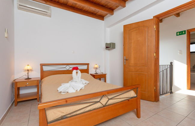 Andreas Beach Villa Large Private Pool Walk to Beach Sea Views A C Wifi Car Not Required - 1654 - Foto 4