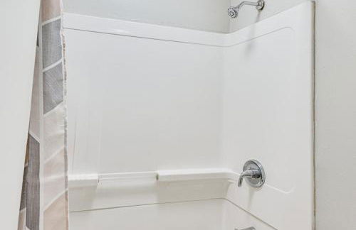 2 Mi to Garniers Beach Park Pet-Friendly FWB Home - Foto 16