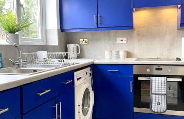 Large 5 bed detached house near Stansted Airport with Parking for 2 vehicles! Stansted Stays - Foto 22