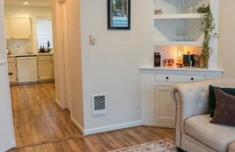 Luxe Bavarian Retreat - in Town with Hot Tub - Foto 7