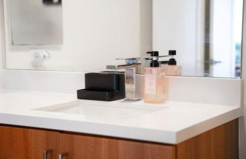 Heart of North Hollywood 2 bed Apt FREE parking, hot tub, pool, gym - Foto 7