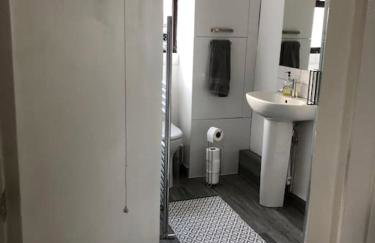 Cheerful 3 Bedroom Townhouse - Foto 9