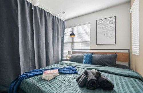 4BR Townhouse King Bed 2-Story Near NC State - Foto 46