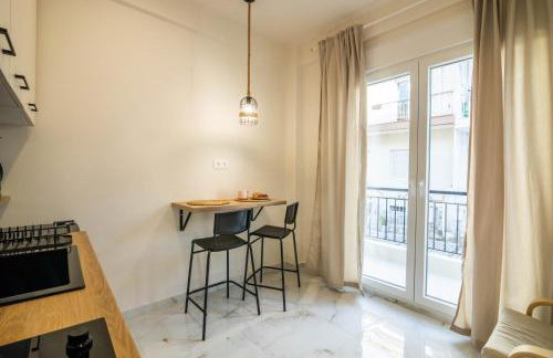 Almond Jacuzzi Suites - Private Jacuzzi - Self Check-In - Free & Easy Street Parking - Foto 24