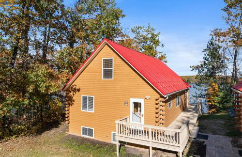 Lakefront Getaway with Kayaks, Fire Pit and Views - Foto 35