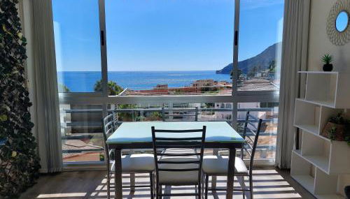 Vistas al mar. Junto a la playa. Garaje y piscina. - Photo 2